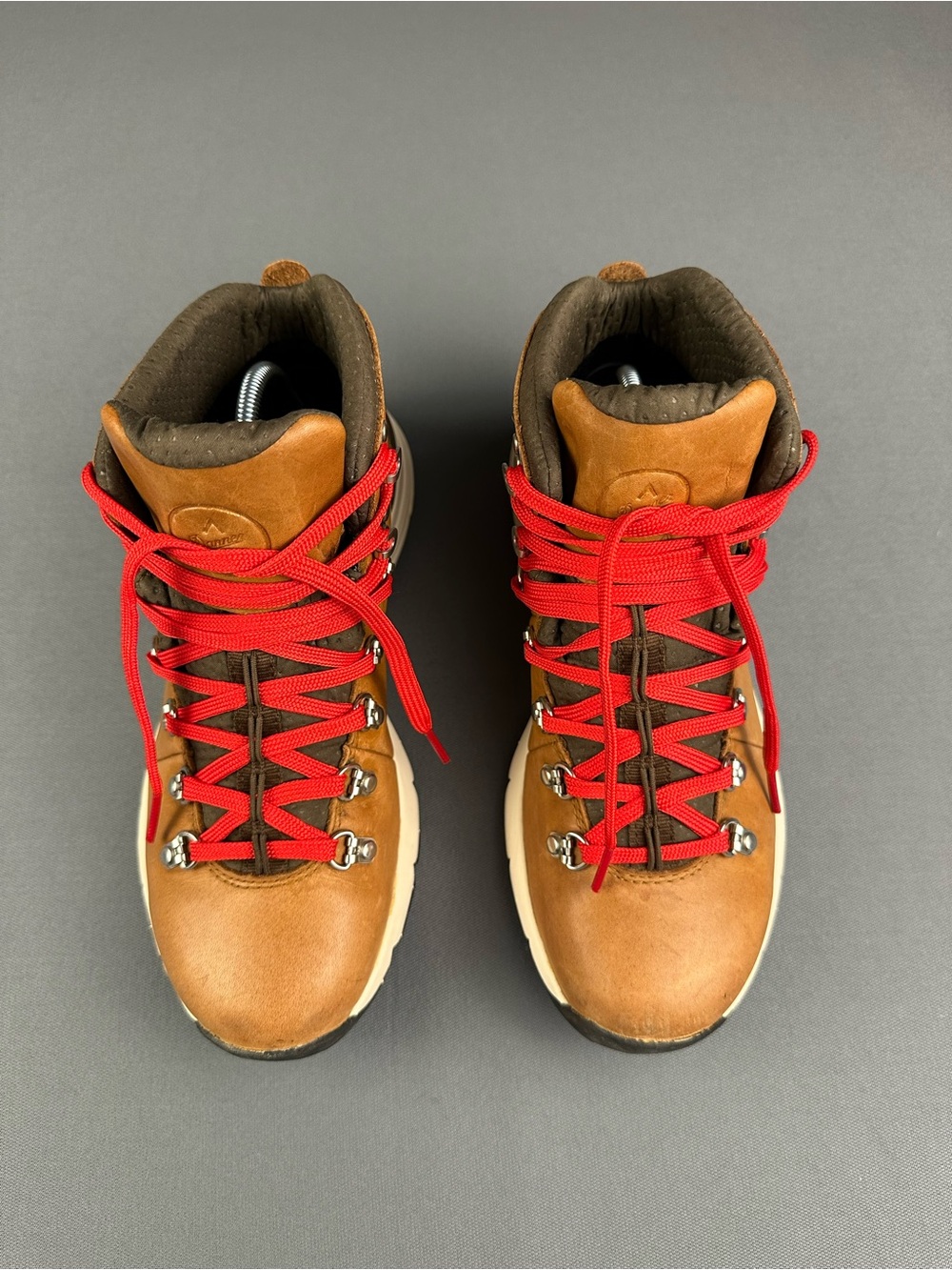 Danner Mountain 600 Hiking Boots - Men's Size 7